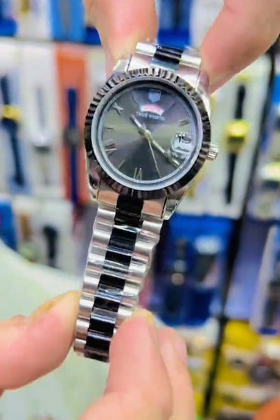 New Women Luxury Black Silver Dail Color Day And Date Working Watch