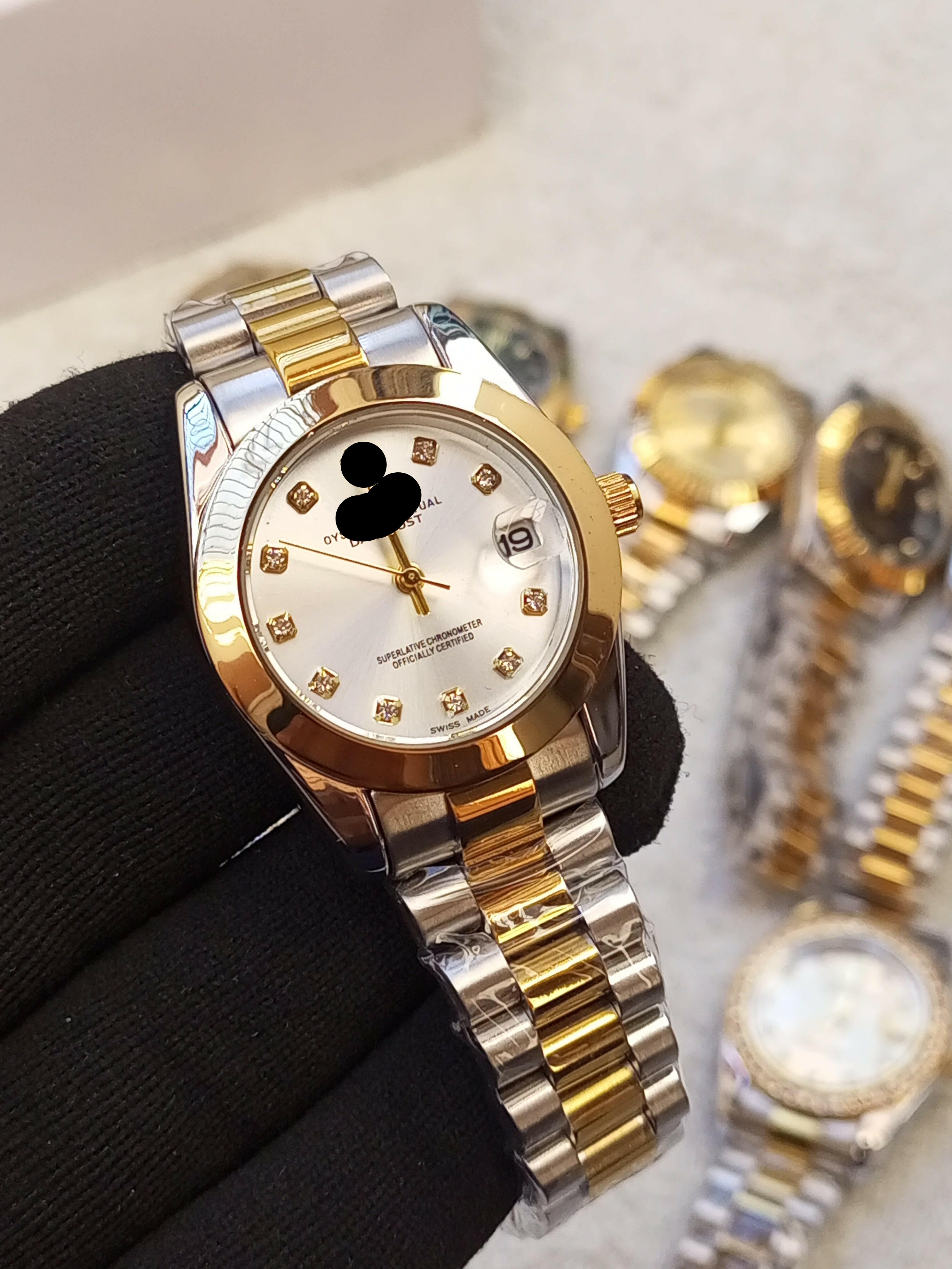 New Luxury Golden Silver White Dail color Tag Lock Date Working Men Watches